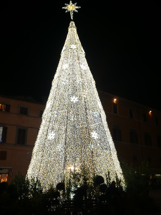 christmas_tree_todi_italy